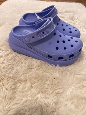 CROCS Kids Classic Clog Platform in Lavender Purple 4-6
